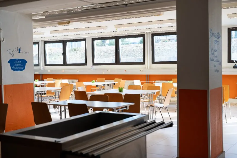 Die Mensa der Schule